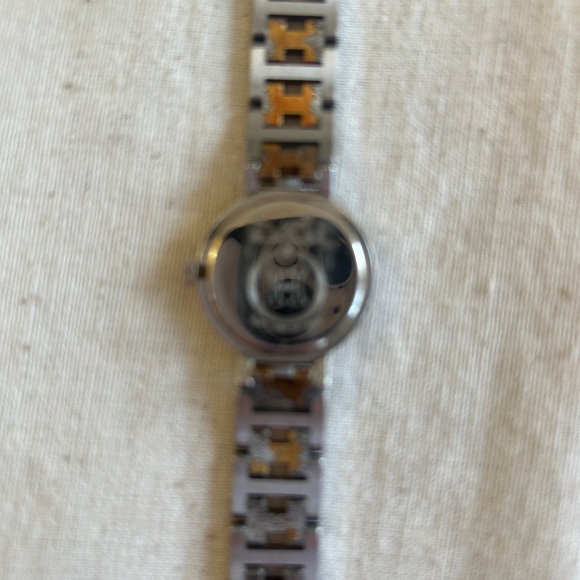 Auth HERMES QZ Clipper Ivory Dial Date Round Watch - Picture 8 of 10